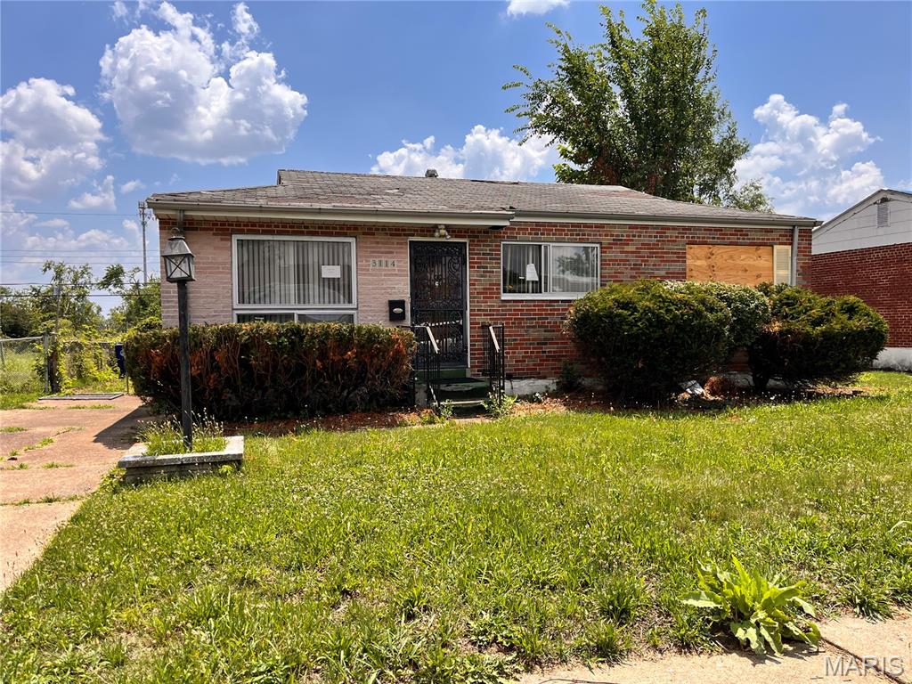 3114 Clarence Avenue Property Photo 1