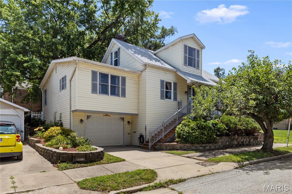 549 E 9th Street Property Photo 1