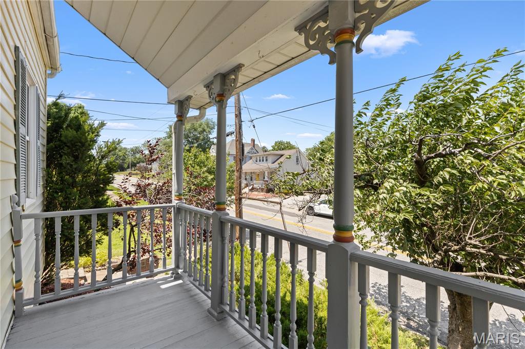 549 E 9th Street Property Photo 3