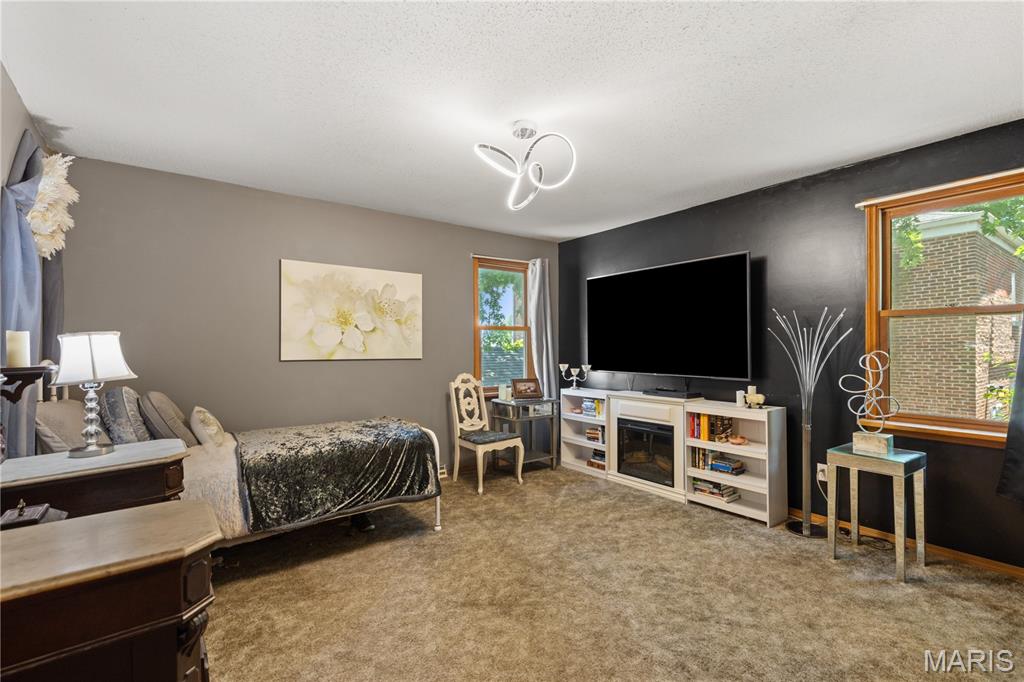 549 E 9th Street Property Photo 16