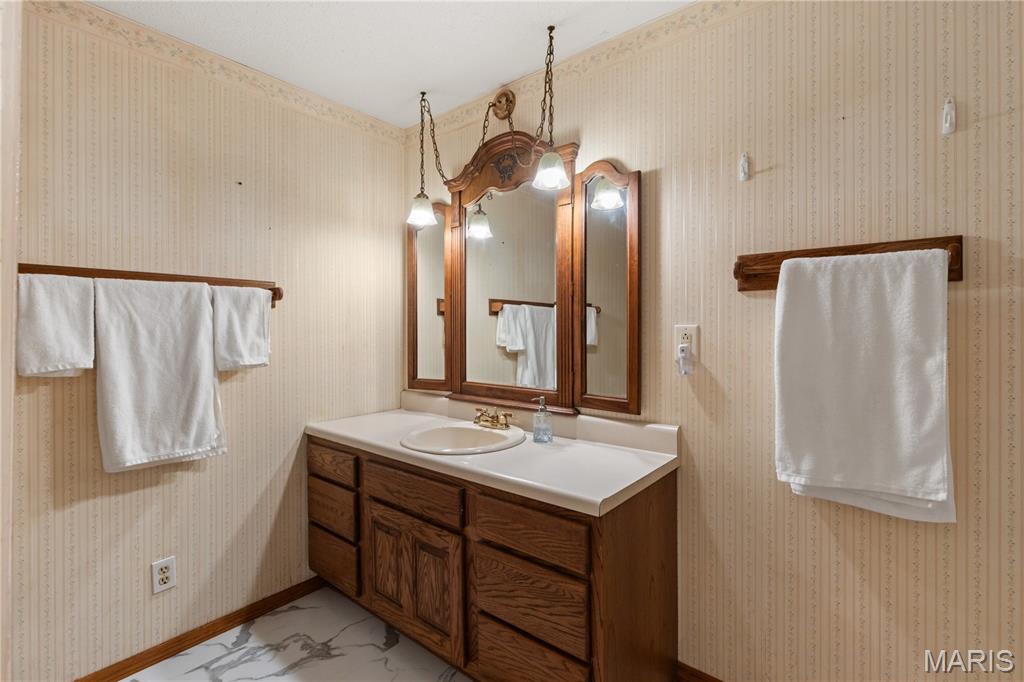 549 E 9th Street Property Photo 18