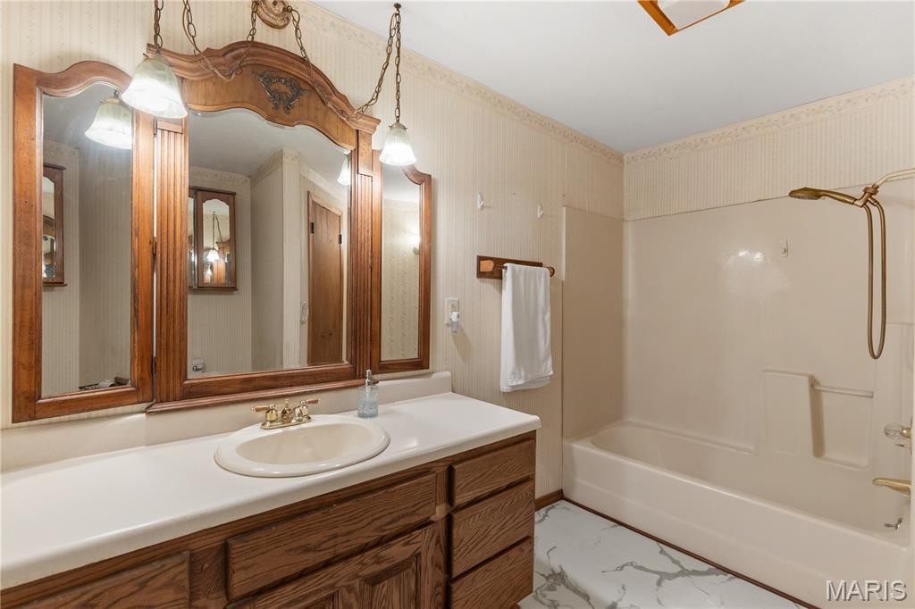 549 E 9th Street Property Photo 19