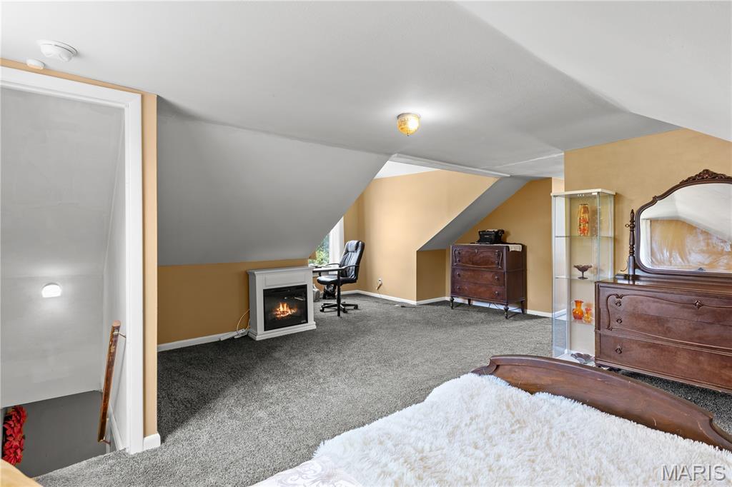 549 E 9th Street Property Photo 22