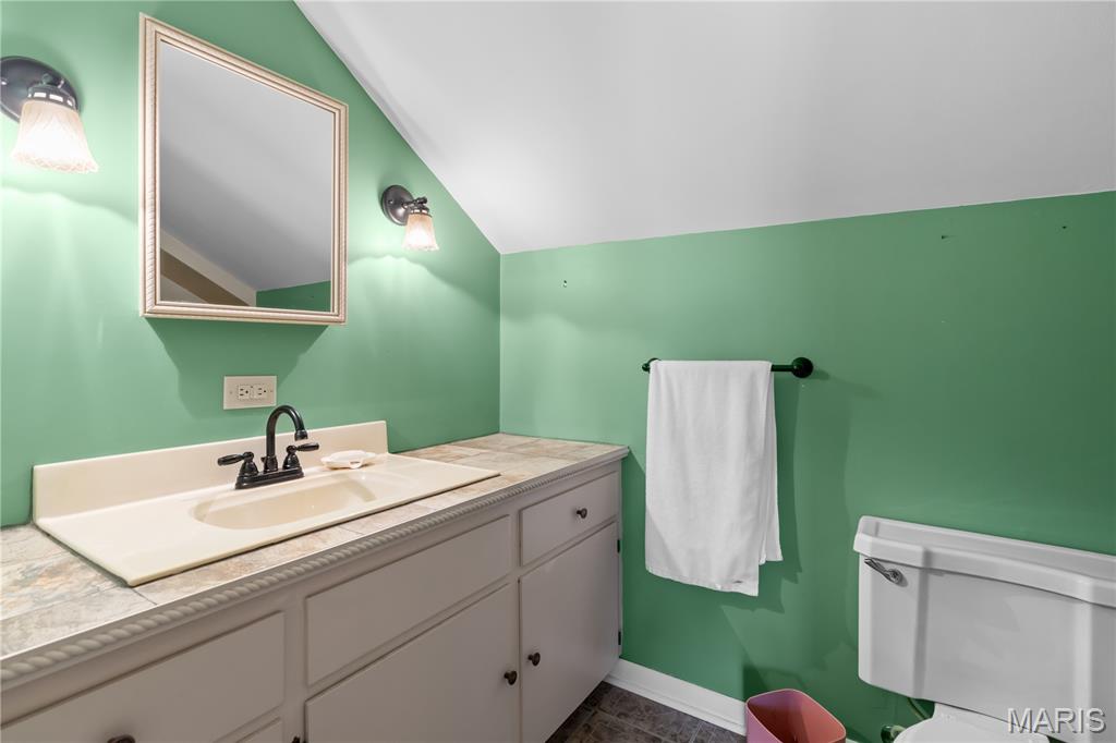 549 E 9th Street Property Photo 24