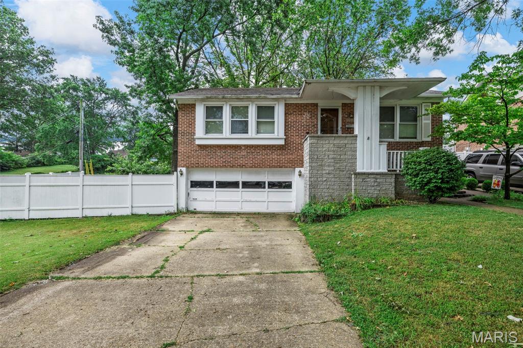 9086 Radiom Drive Property Photo 1