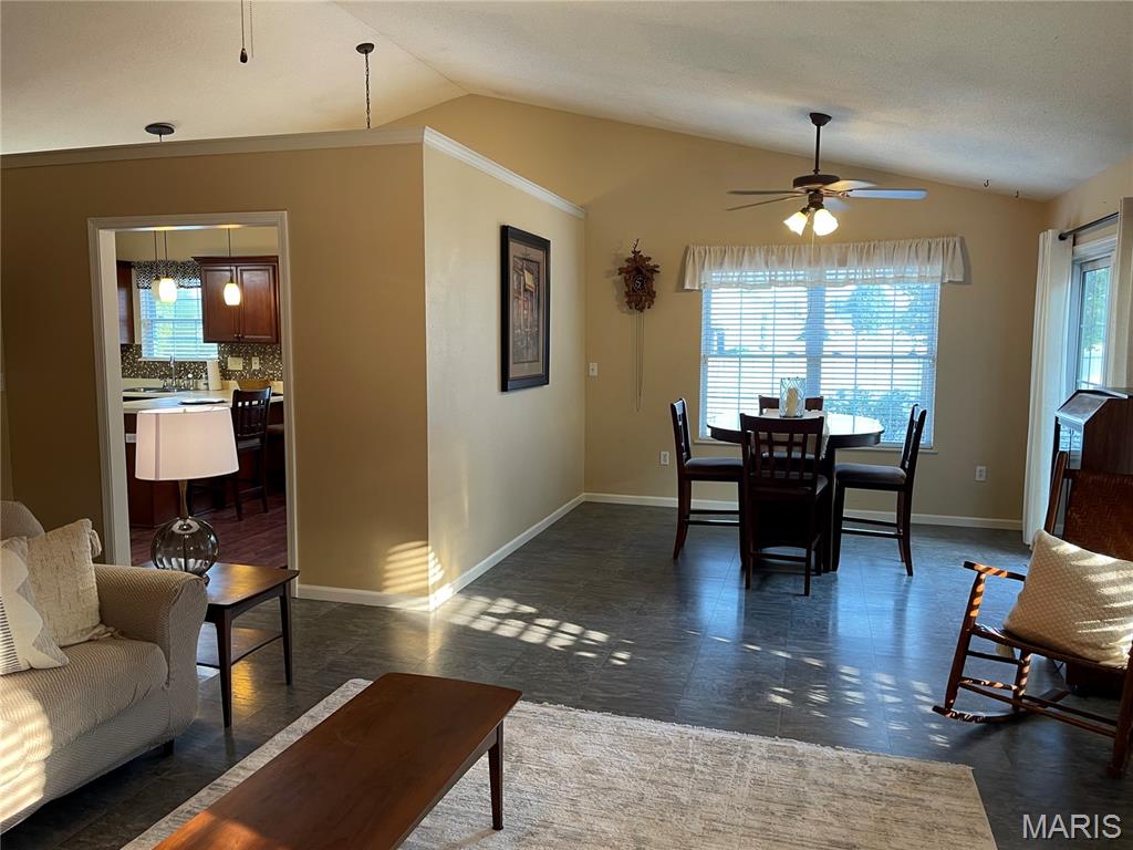 129 Emerald Way West Property Photo 4