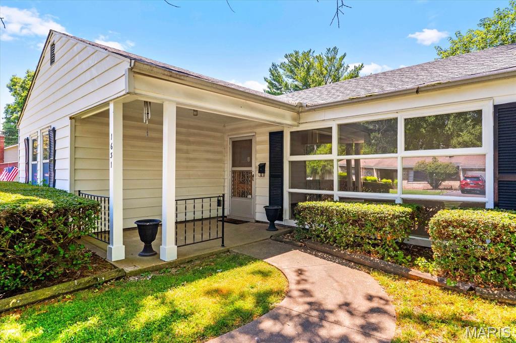 1631 Foster Drive Property Photo 4