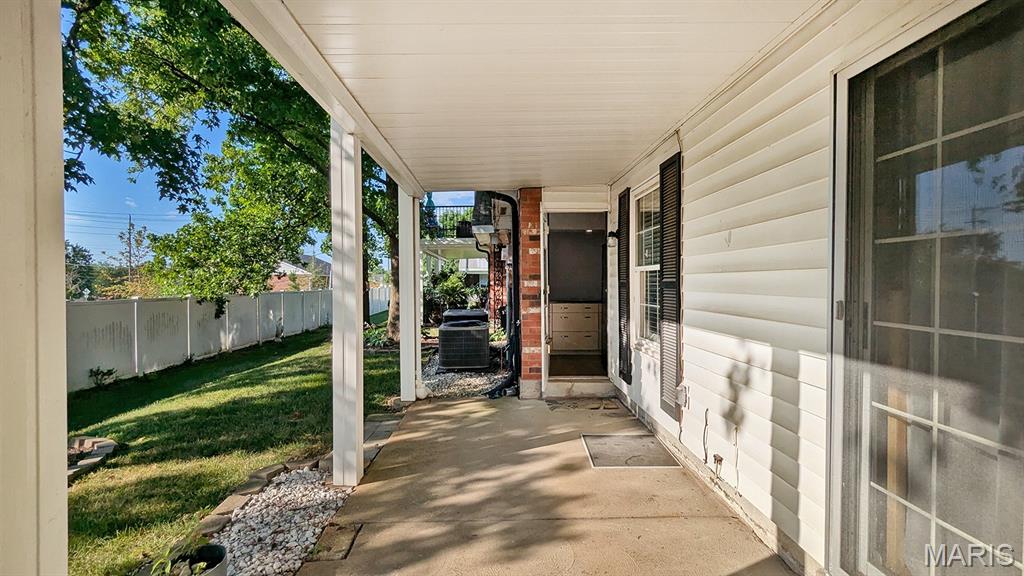 1669 Mayenne Court B Property Photo 35