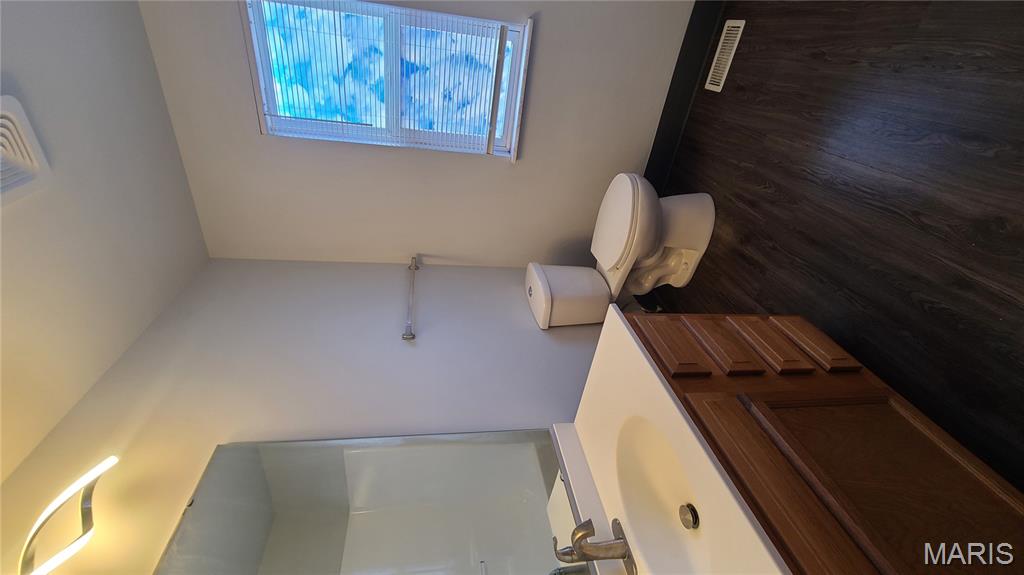 4916 W Florissant Avenue Property Photo 9