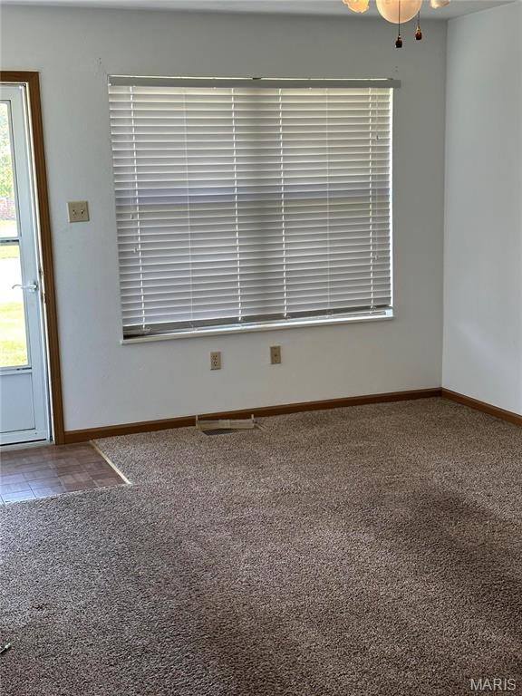 842 Southgate Drive Property Photo 2