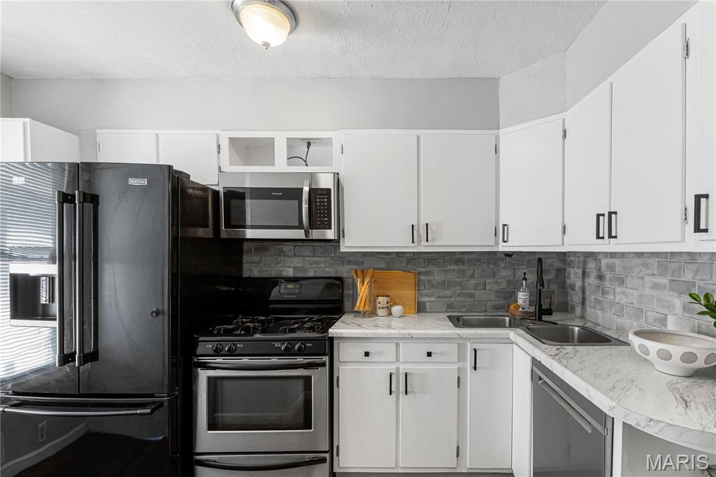 3710 Risch Avenue Property Photo 11