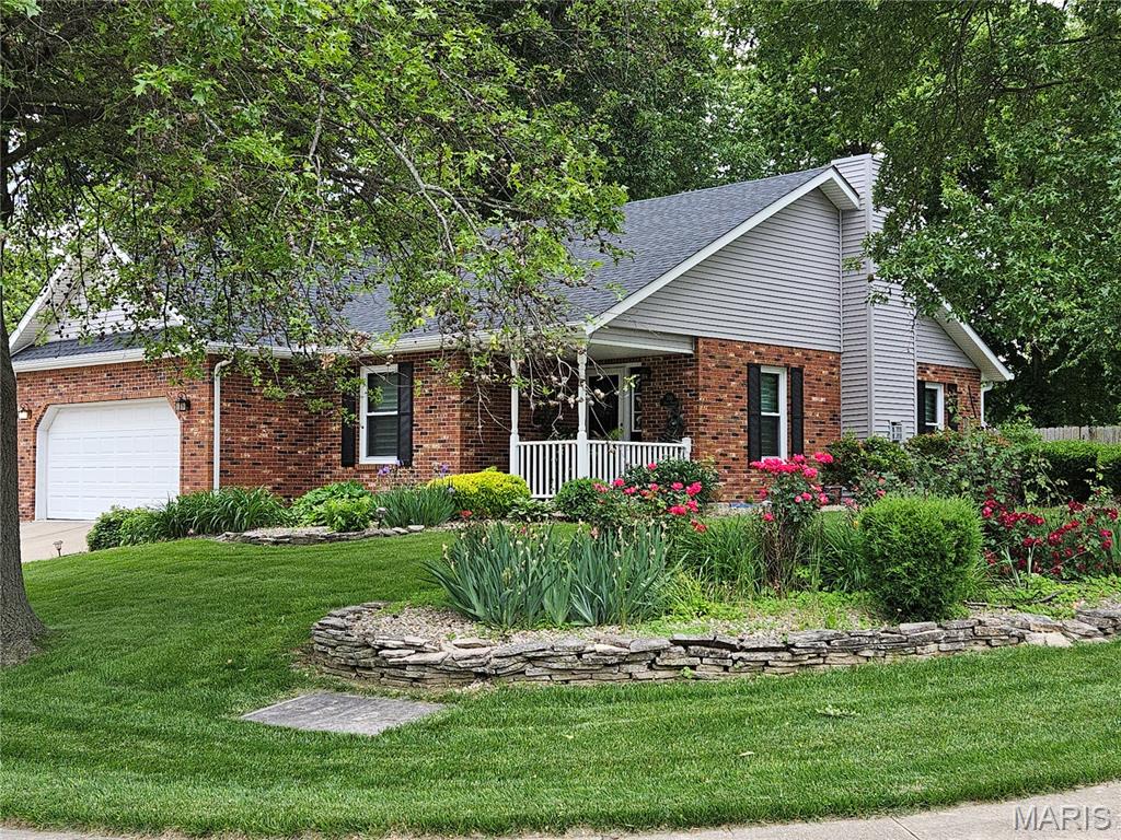 700 Vassar Drive Property Photo 3