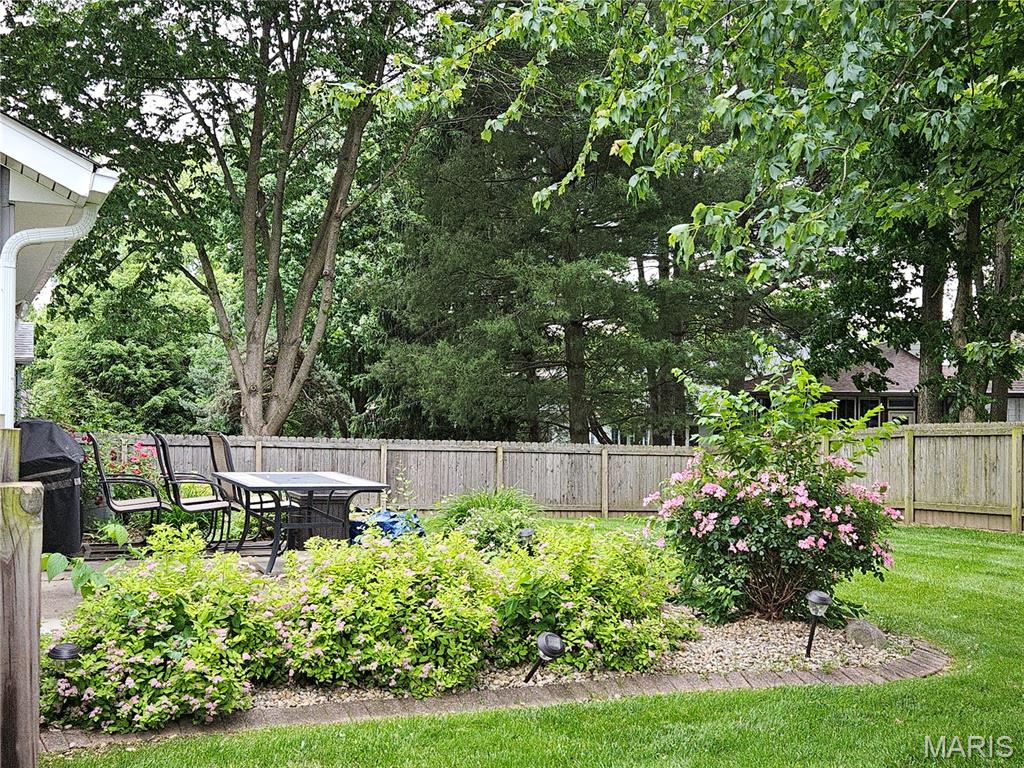 700 Vassar Drive Property Photo 4