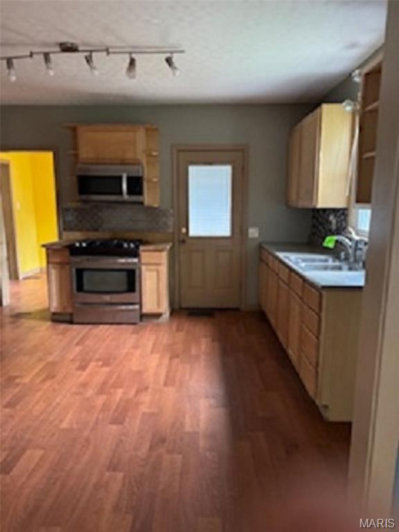 319 S Saint Clair Street Property Photo 4