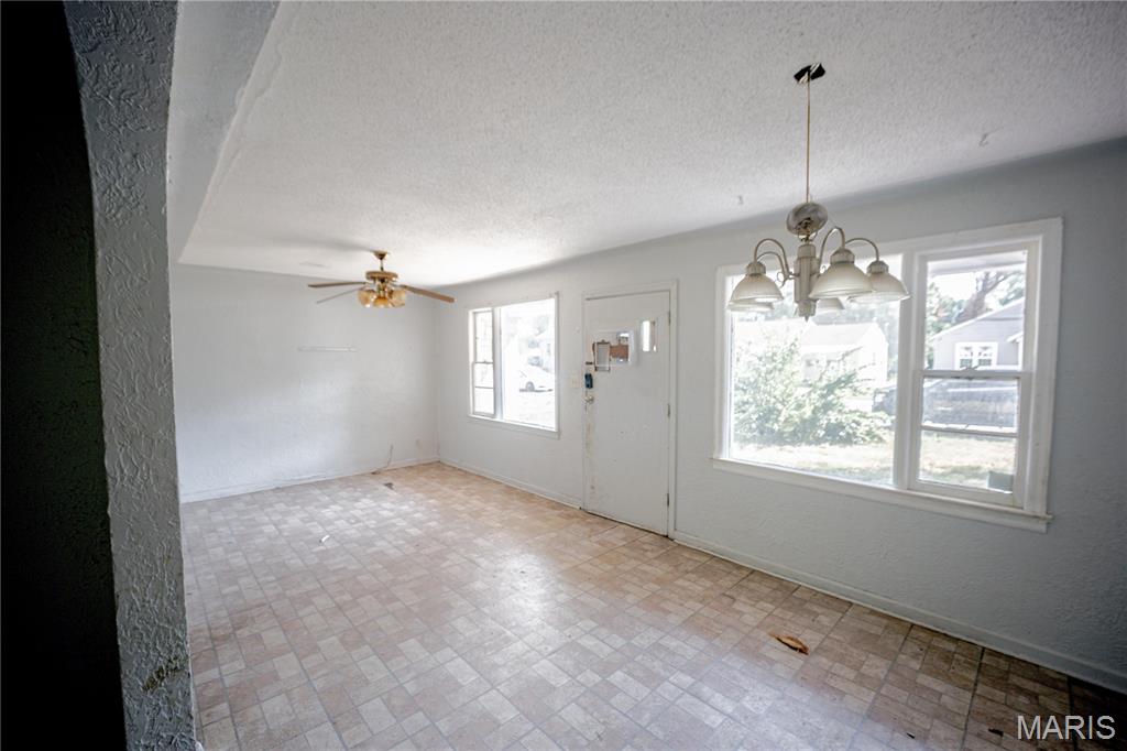 4911 Jeanne Place Property Photo 5