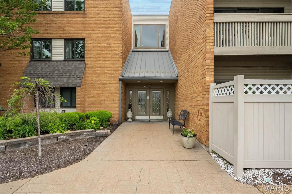 950 E Rue De La Banque 208 Property Photo 1