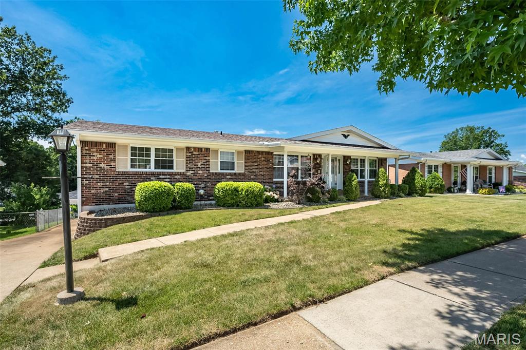 3228 Hedgetree Lane Property Photo 5