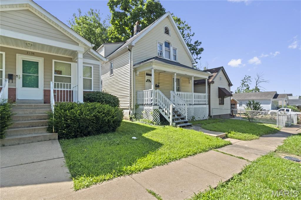 2136 Oakdale Avenue Property Photo 1