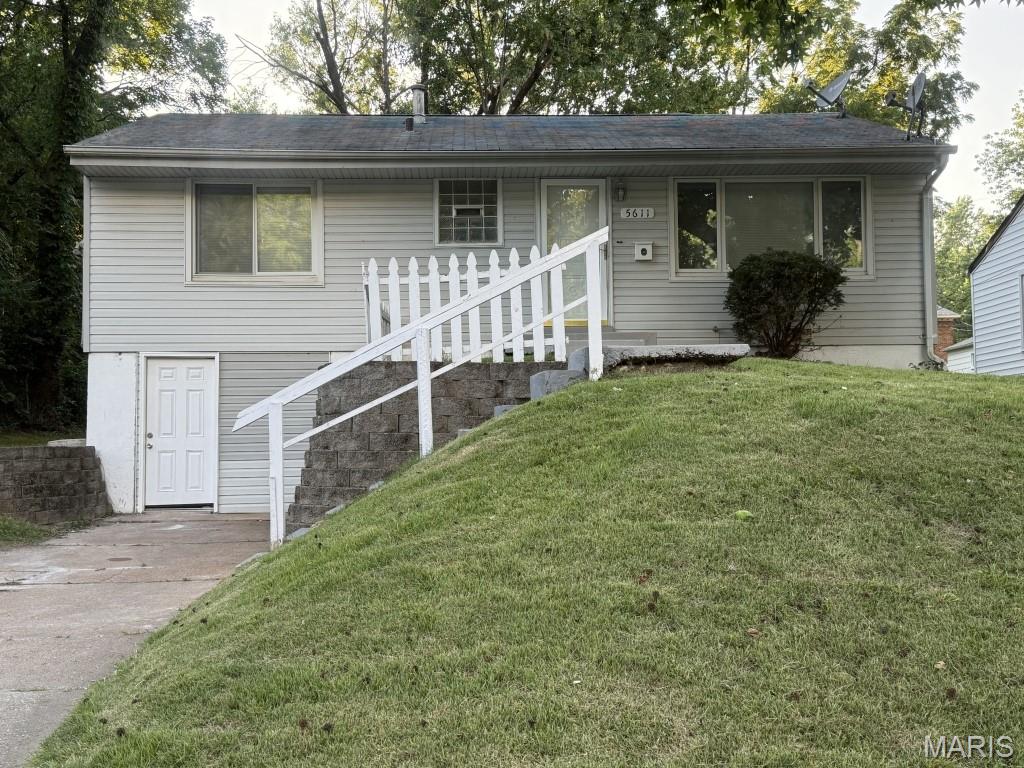 5611 Sapphire Avenue Property Photo 1