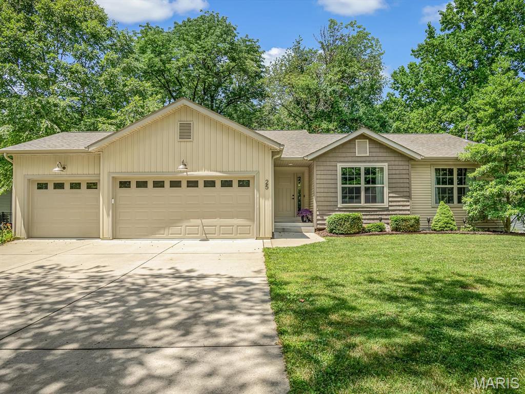 25 Oakdale Lake Circle Property Photo 1