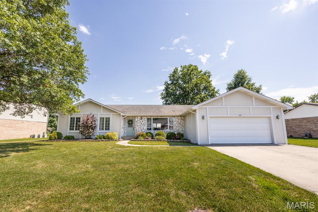 220 Southgate Drive Property Photo 1