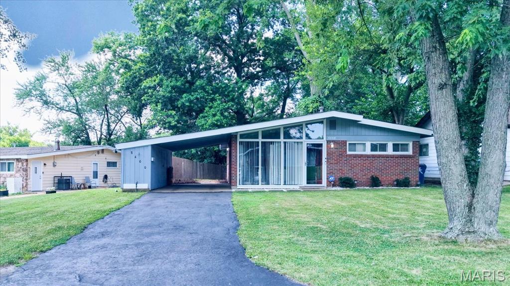 8400 Chalons Court Property Photo 1