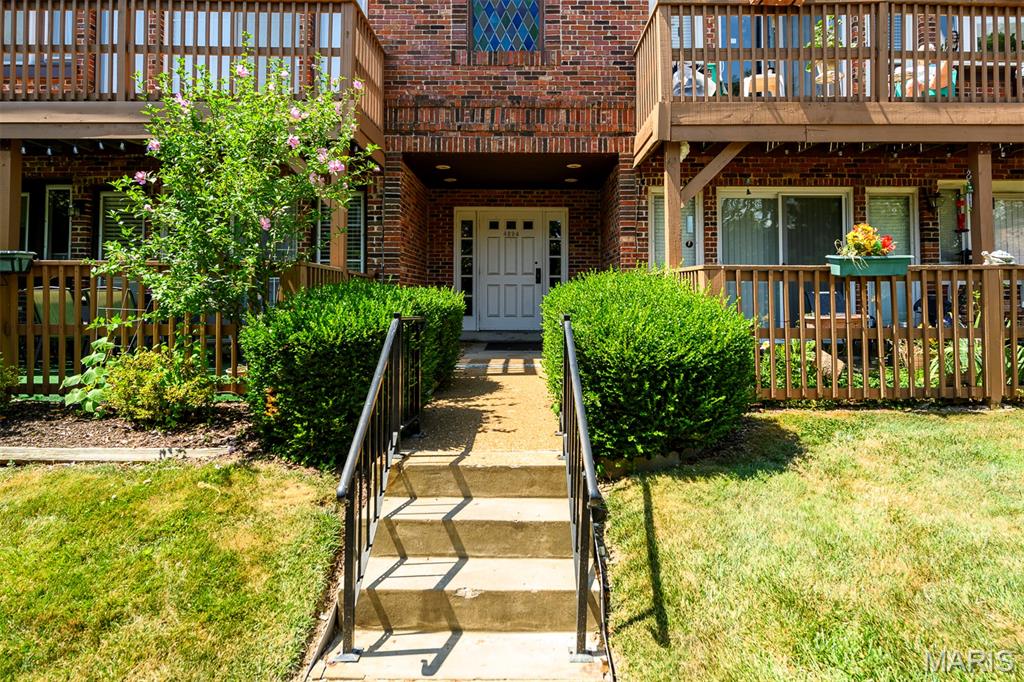 4294 Chateau De Ville Drive G Property Photo 1