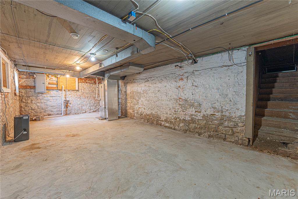 406 N Adams Street Property Photo 23