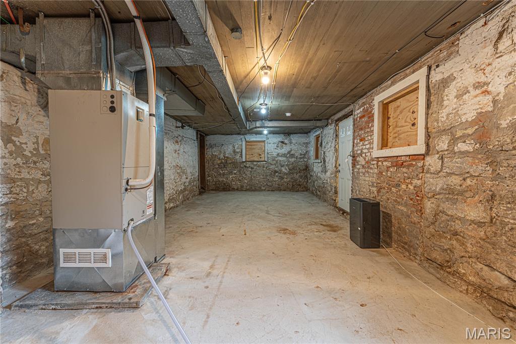 406 N Adams Street Property Photo 24