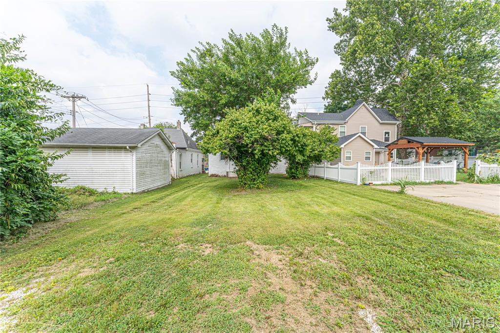 406 N Adams Street Property Photo 27