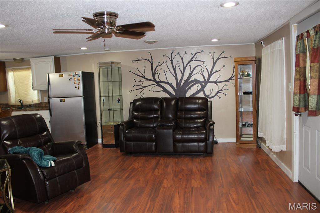 1022 E 4th Street Property Photo 7
