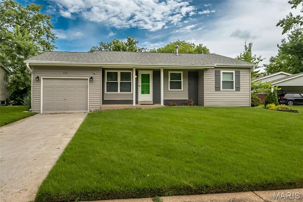 121 Foxtree Drive Property Photo 1