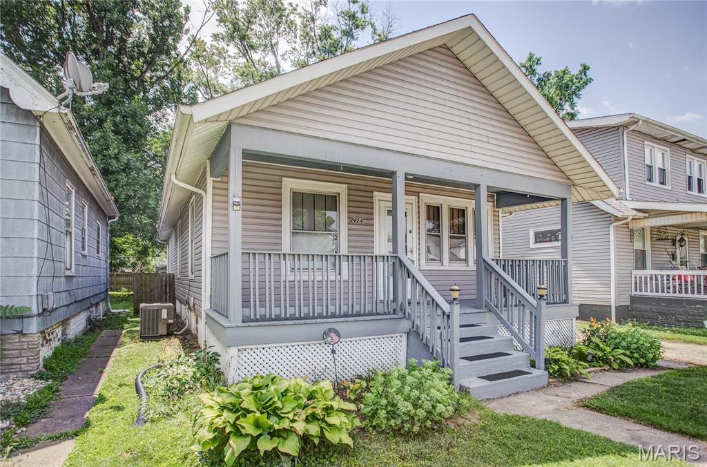 2424 Grand Avenue Property Photo 1