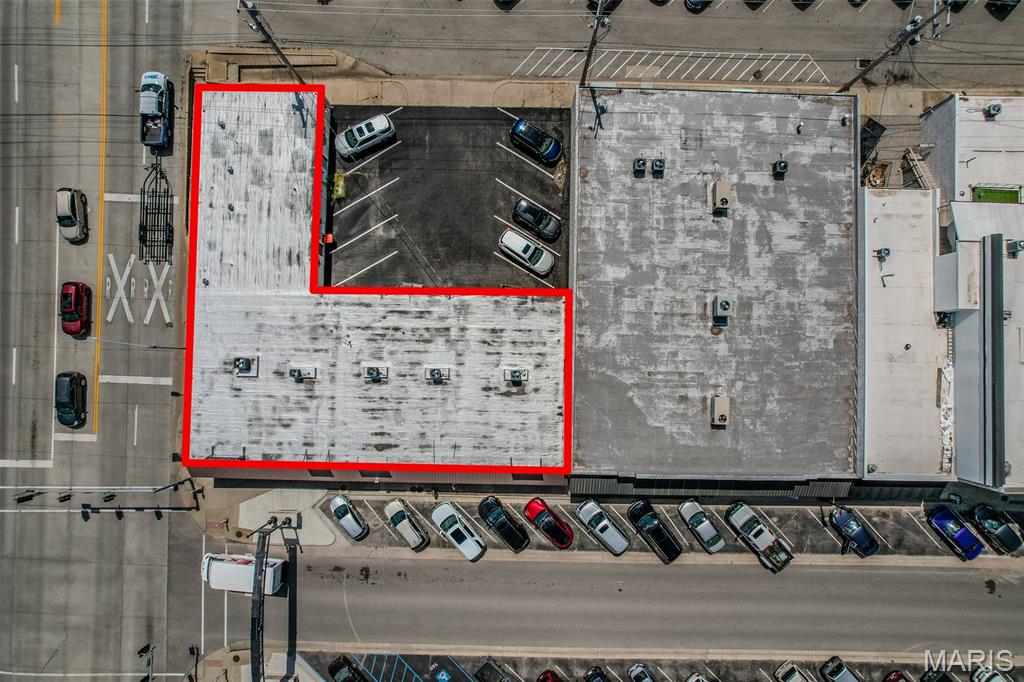 104 W Commercial Street Property Photo 3