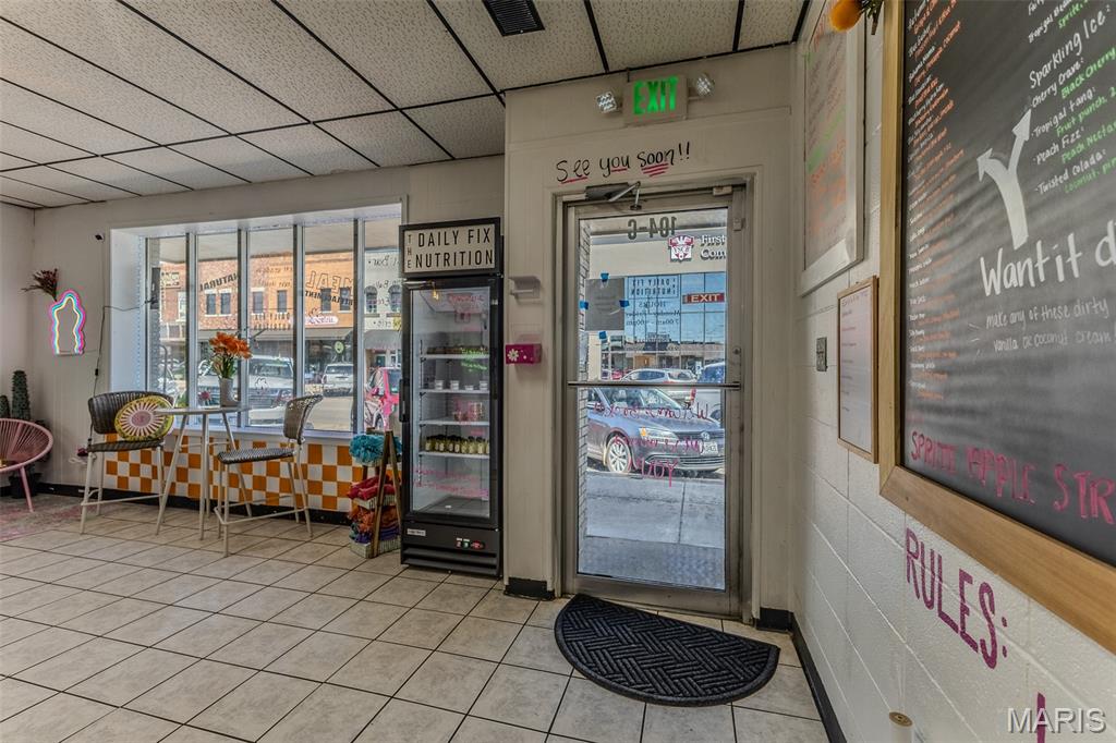 104 W Commercial Street Property Photo 7
