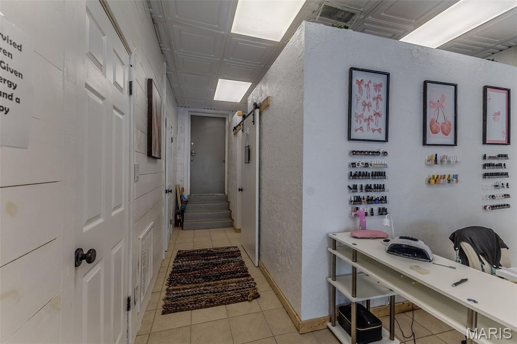104 W Commercial Street Property Photo 12