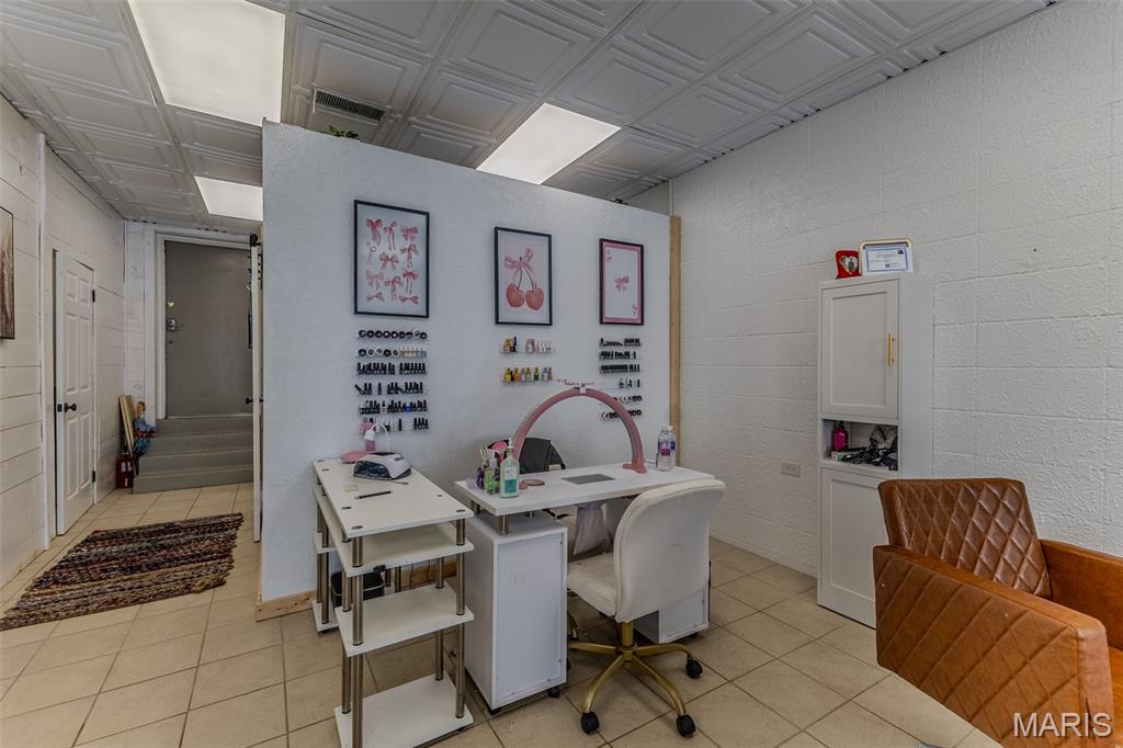 104 W Commercial Street Property Photo 13