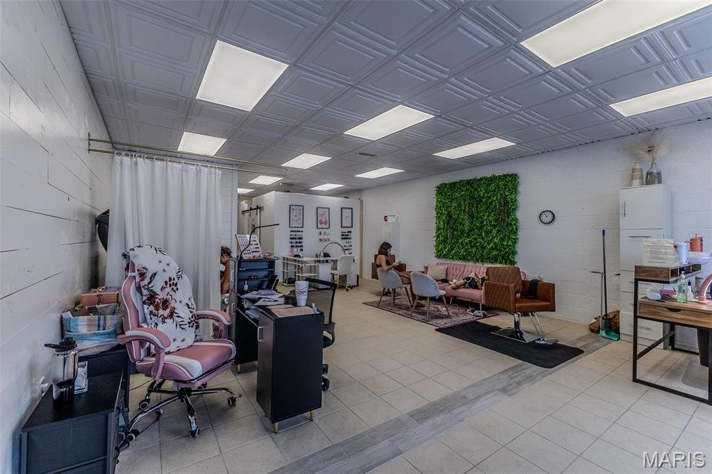 104 W Commercial Street Property Photo 15