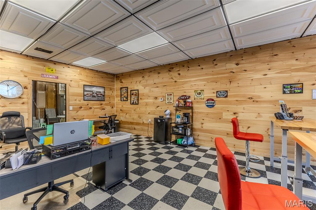 104 W Commercial Street Property Photo 20
