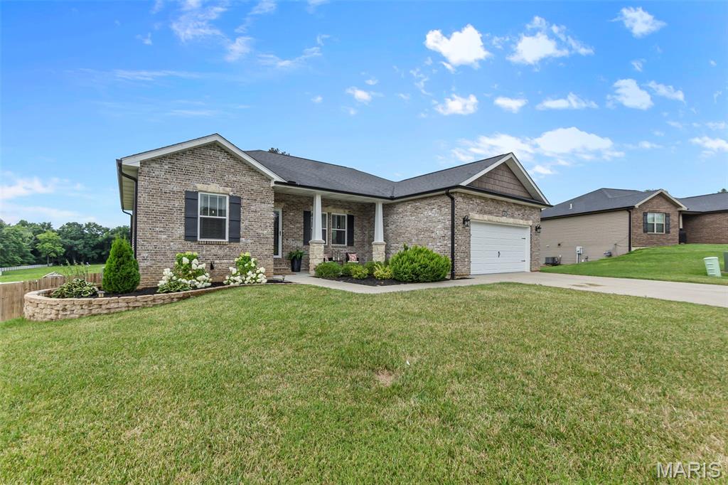 255 Sassenach Drive Property Photo 1