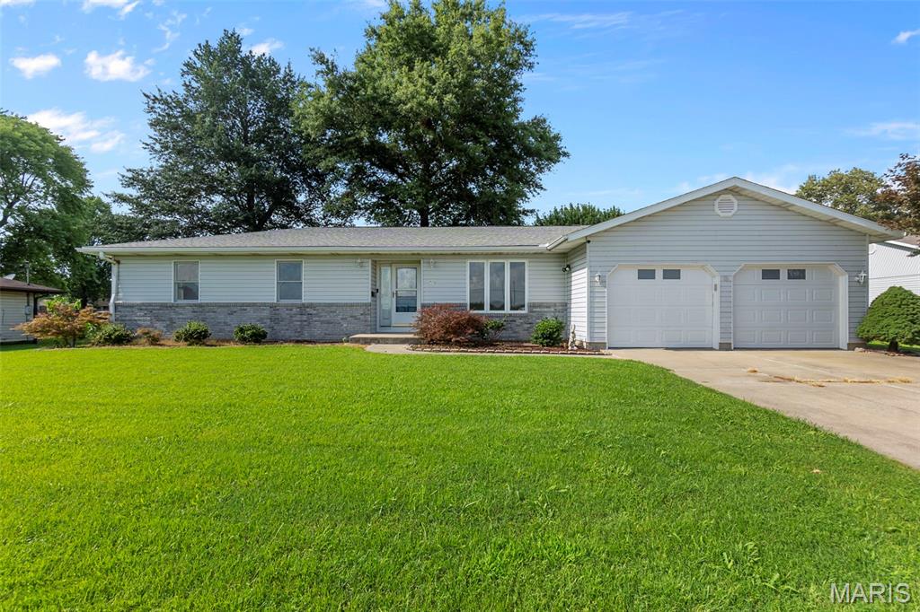 406 State Highway W Property Photo 1