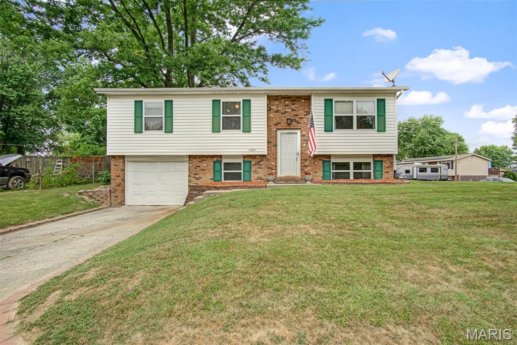 17615 Lesabre Court Property Photo 1