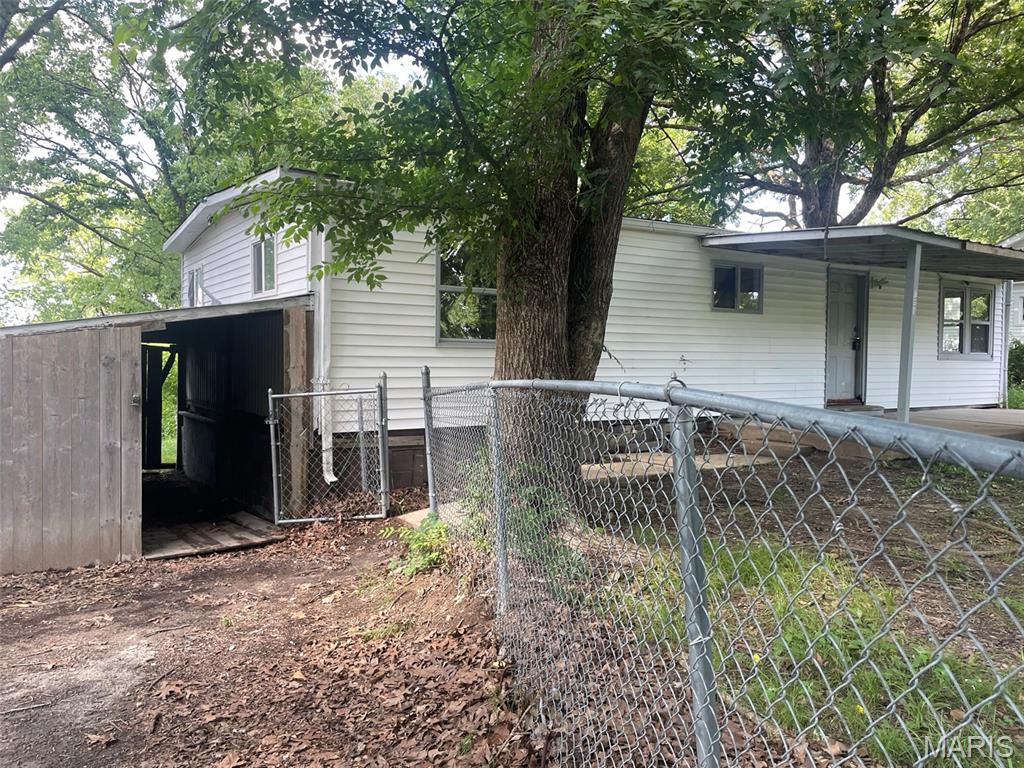 687 Benton Property Photo 1