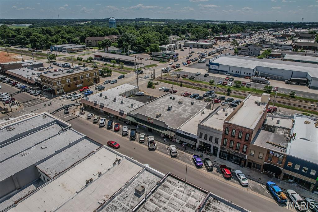 112 W Commercial Street
