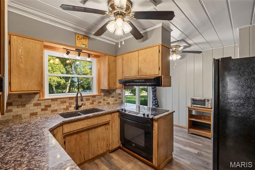 64234 Highway 6 Property Photo 12