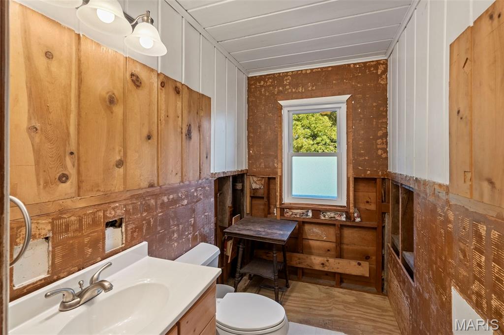 64234 Highway 6 Property Photo 17