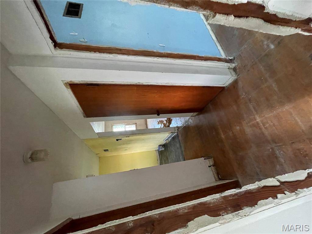 9812 Zykan Drive Property Photo 11