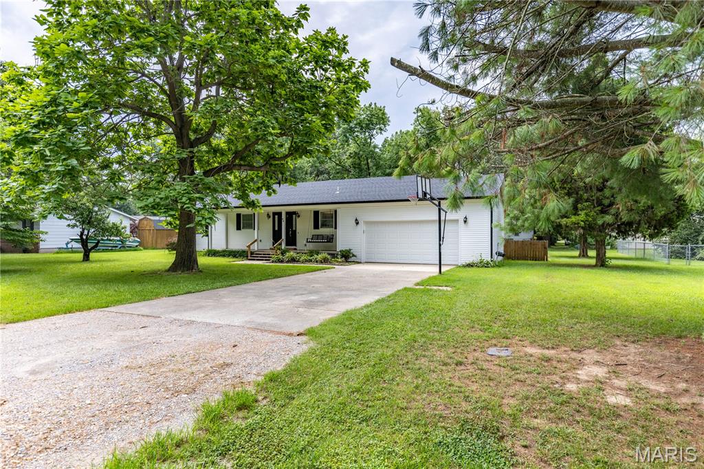 49 Alesia Dr Property Photo 1