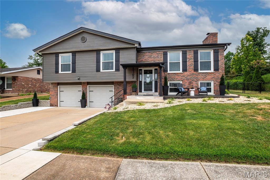 5162 Towne Centre Drive Property Photo 1