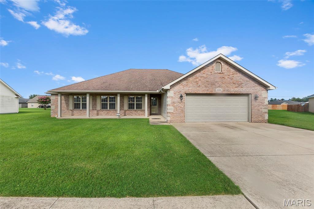 1135 Daffodil Property Photo 1